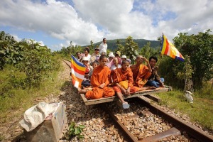 bamboo-trains-16